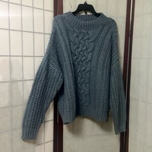 CHELSEA & THEODORE CABLE KNIT CREW NECK SWEATER‎ SIZE M